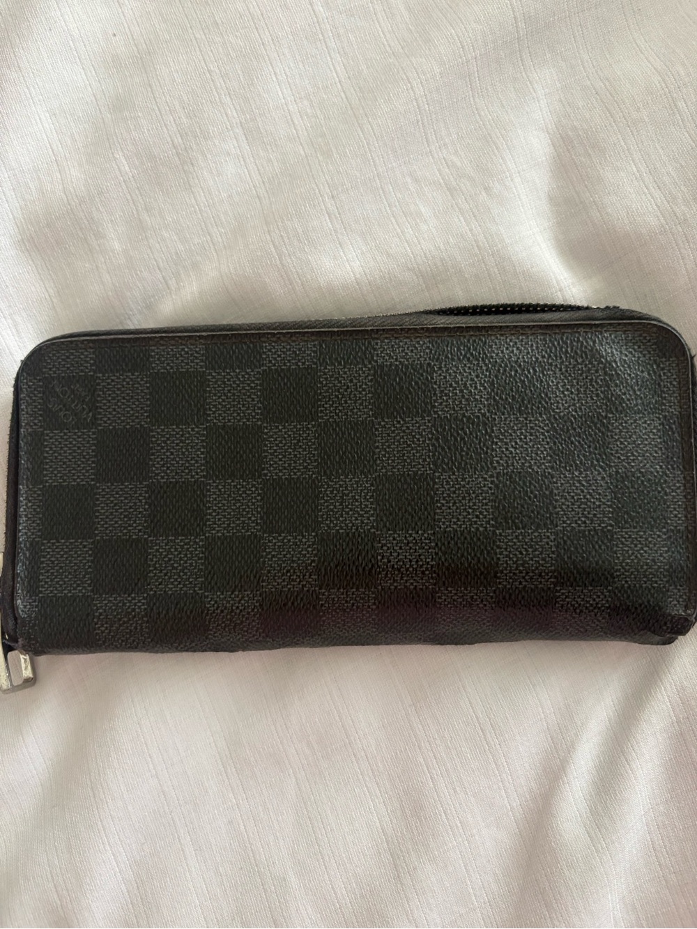 Authentic Louis Vuitton Zippy Black Damier Graphite Canvas Wallet